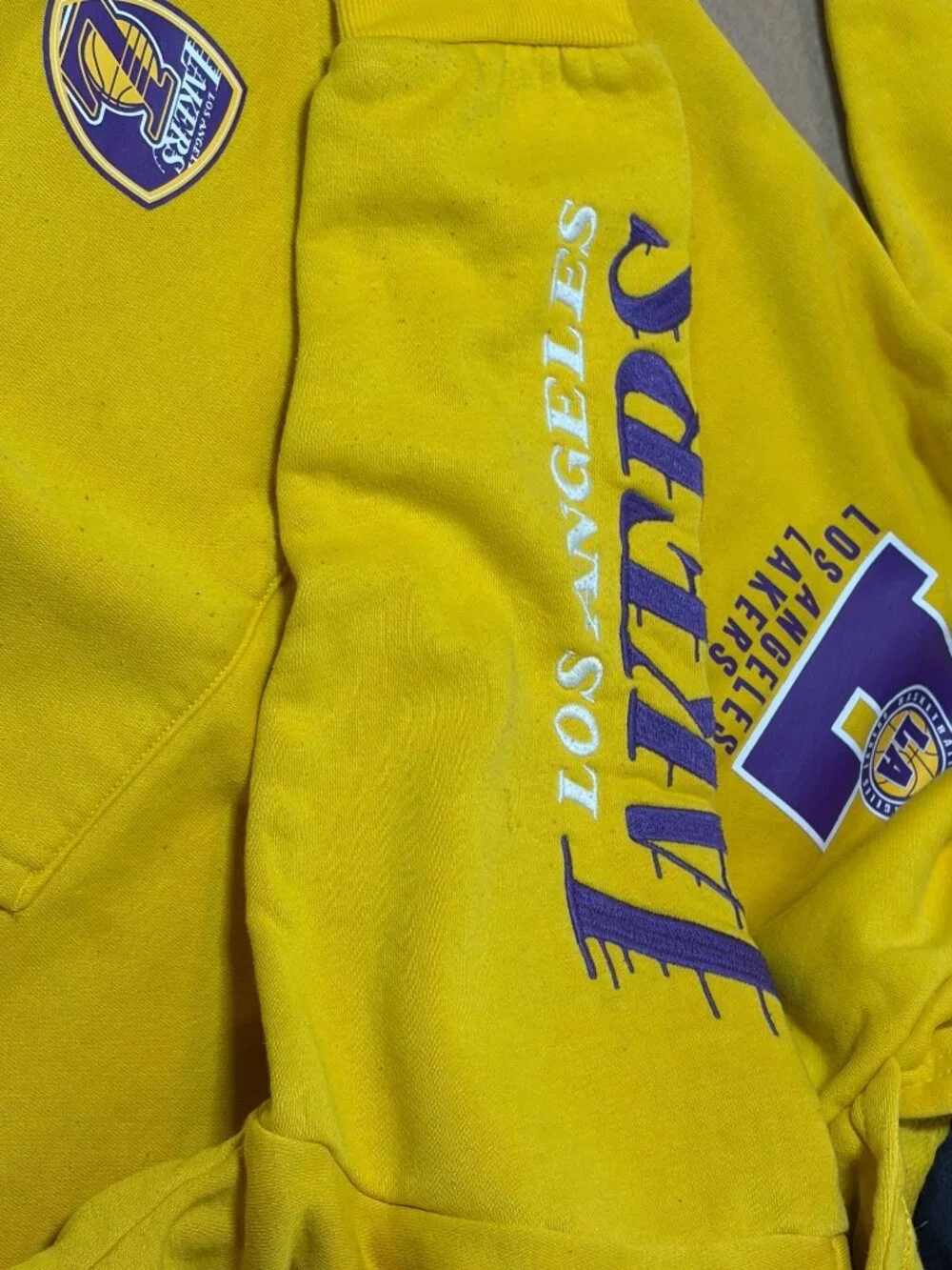 Los Angeles Lakers Yellow Hooded Sweatshirt NBA Logo Western 10-11 years